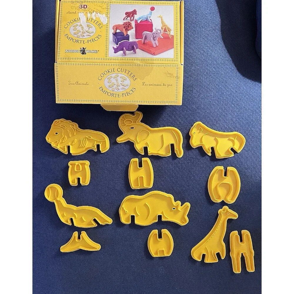 Nordic Ware 3-D COOKIE CUTTERS Stand Up Zoo Animals Made In USA New in Open Box
